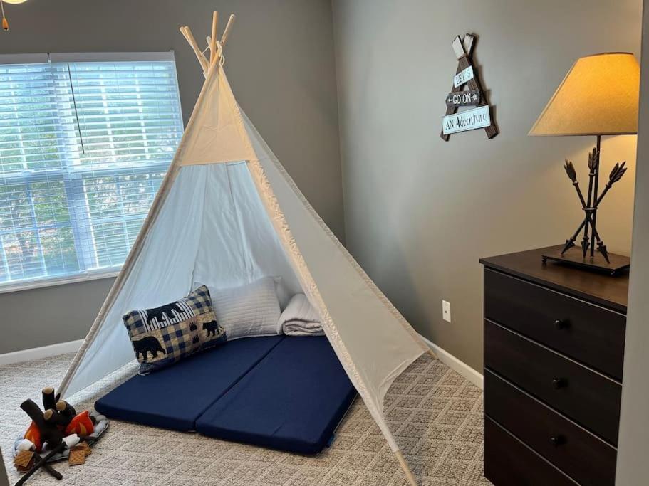 Log Bunk Bed, Playhouse, & Teepee-willow Trace Retreat 5mi To Dollywood Sevierville