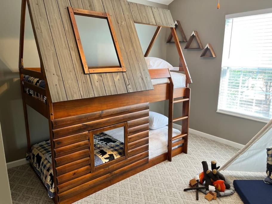 Сasa de vacaciones Log Bunk Bed, Playhouse, & Teepee-willow Trace Retreat 5mi To Dollywood